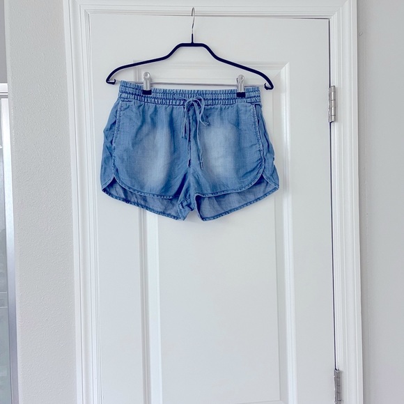 H&M | Chambray Drawstring Shorts | Size 2 - Picture 4 of 8